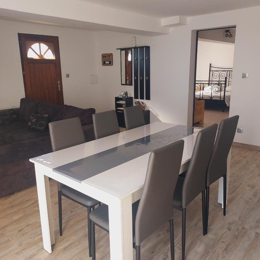Au Petit Bois Magique Appartement Payrac Buitenkant foto